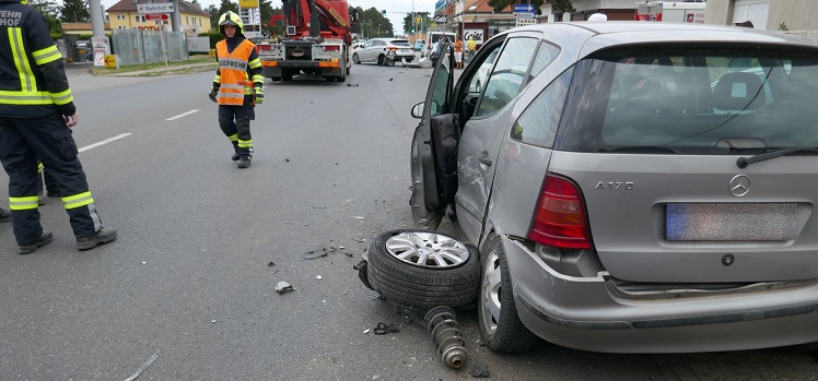 Verkehrsunfall mit 5 beteiligten Fahrzeugen